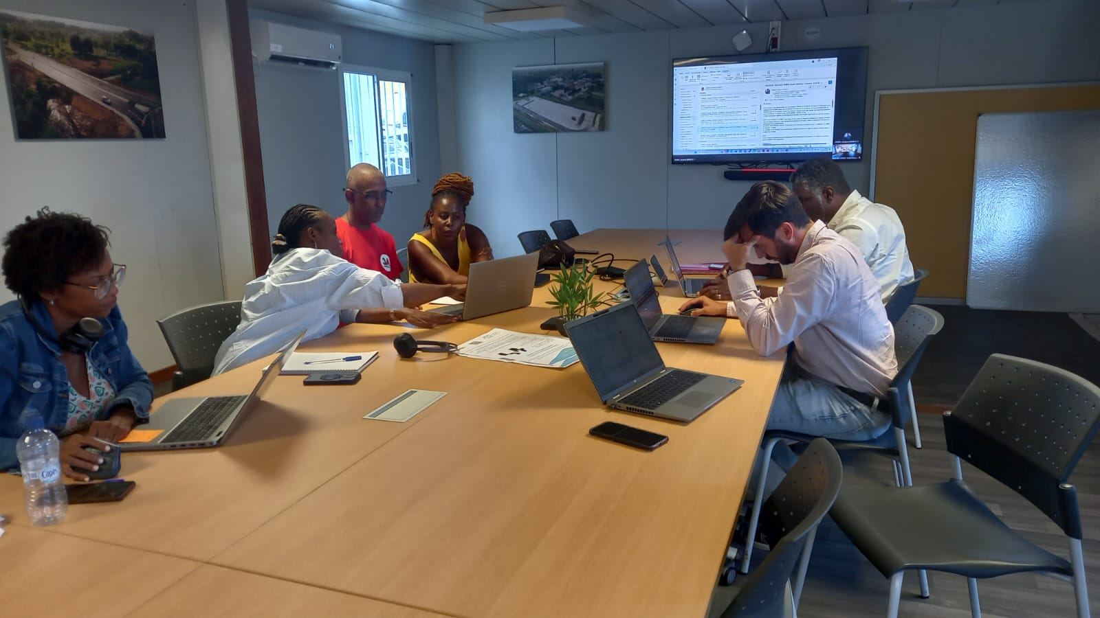Atelier de prévention en salle avec une équipe d'entreprise